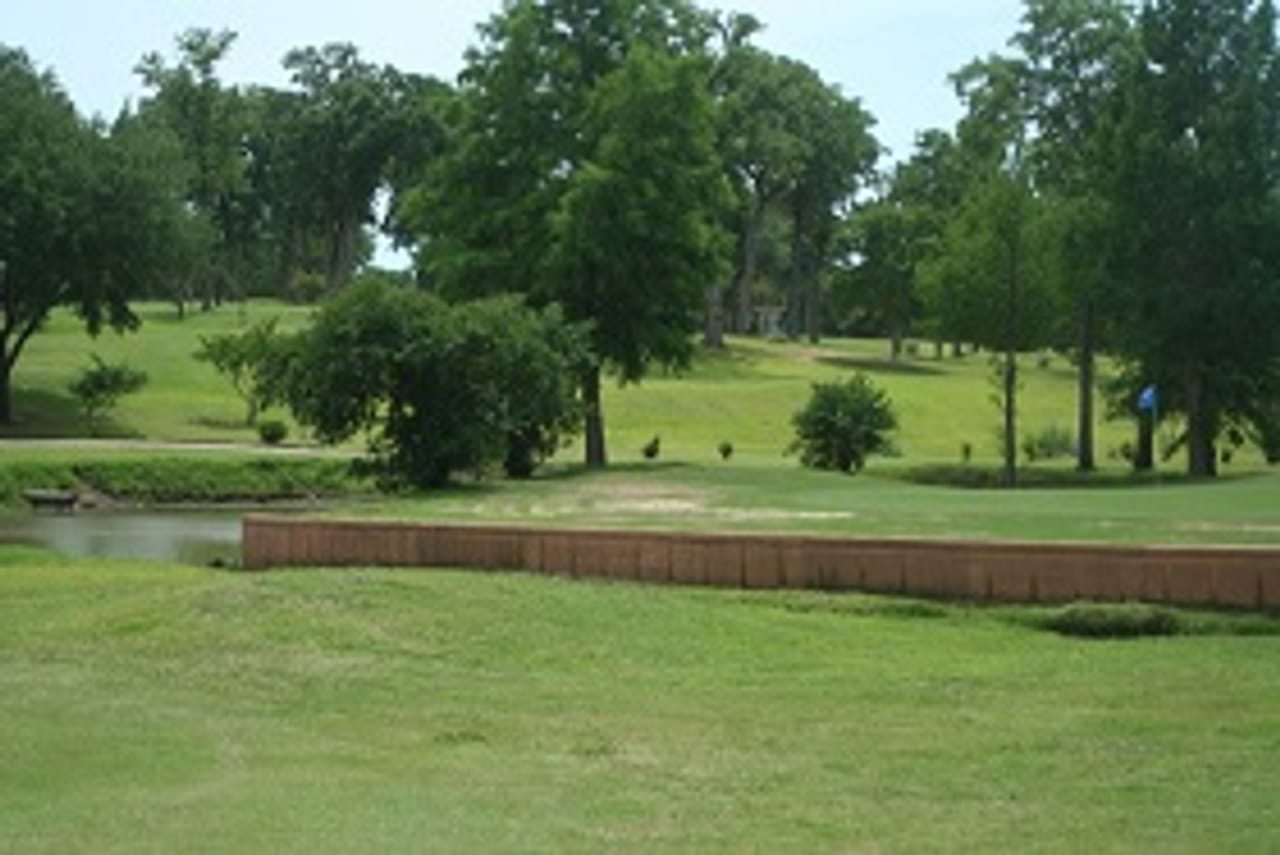 Indian Oaks Golf Course - Kemp