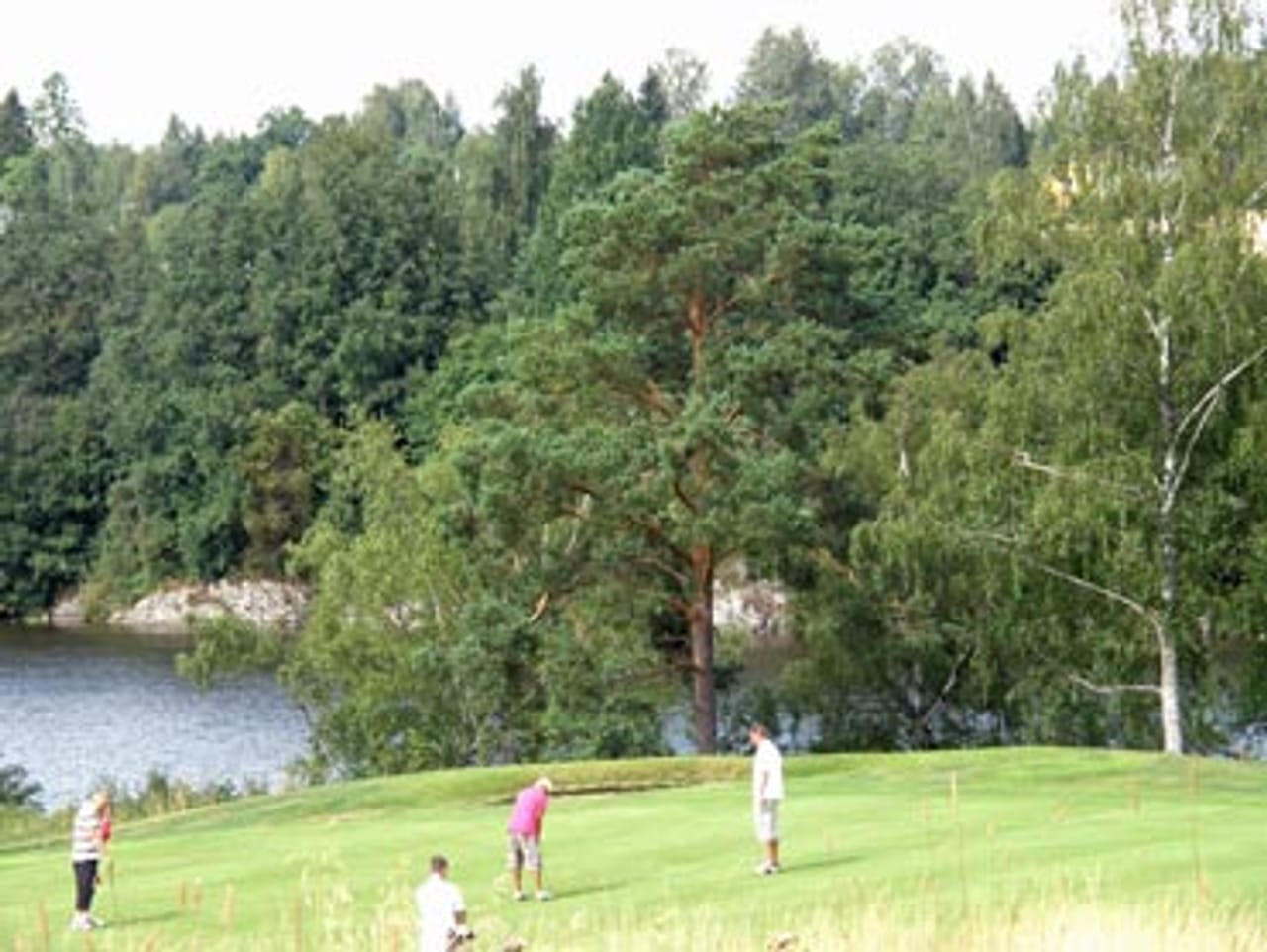 Nokia River Golf (River)