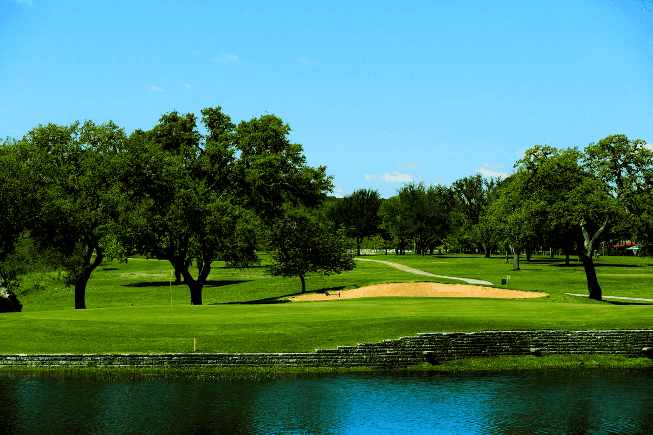 Riverhill Country Club