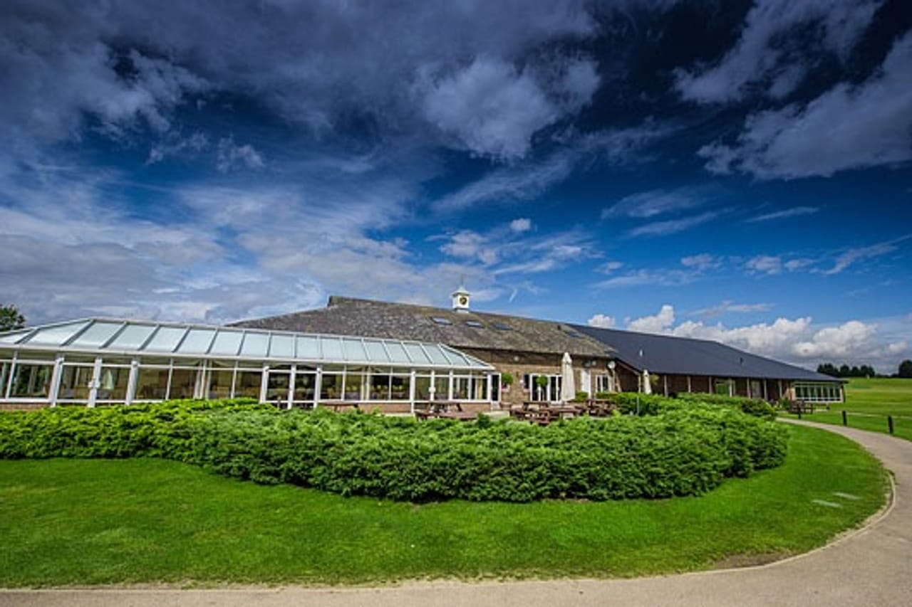 Chesfield Downs Golf & Country Club (Lannock Links)