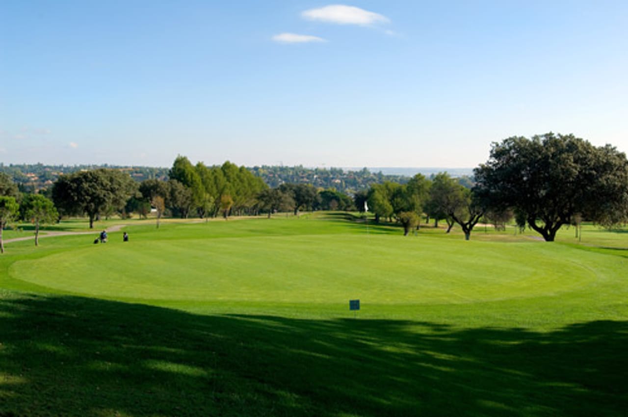 Complejo Deportivo RACE (Largo)