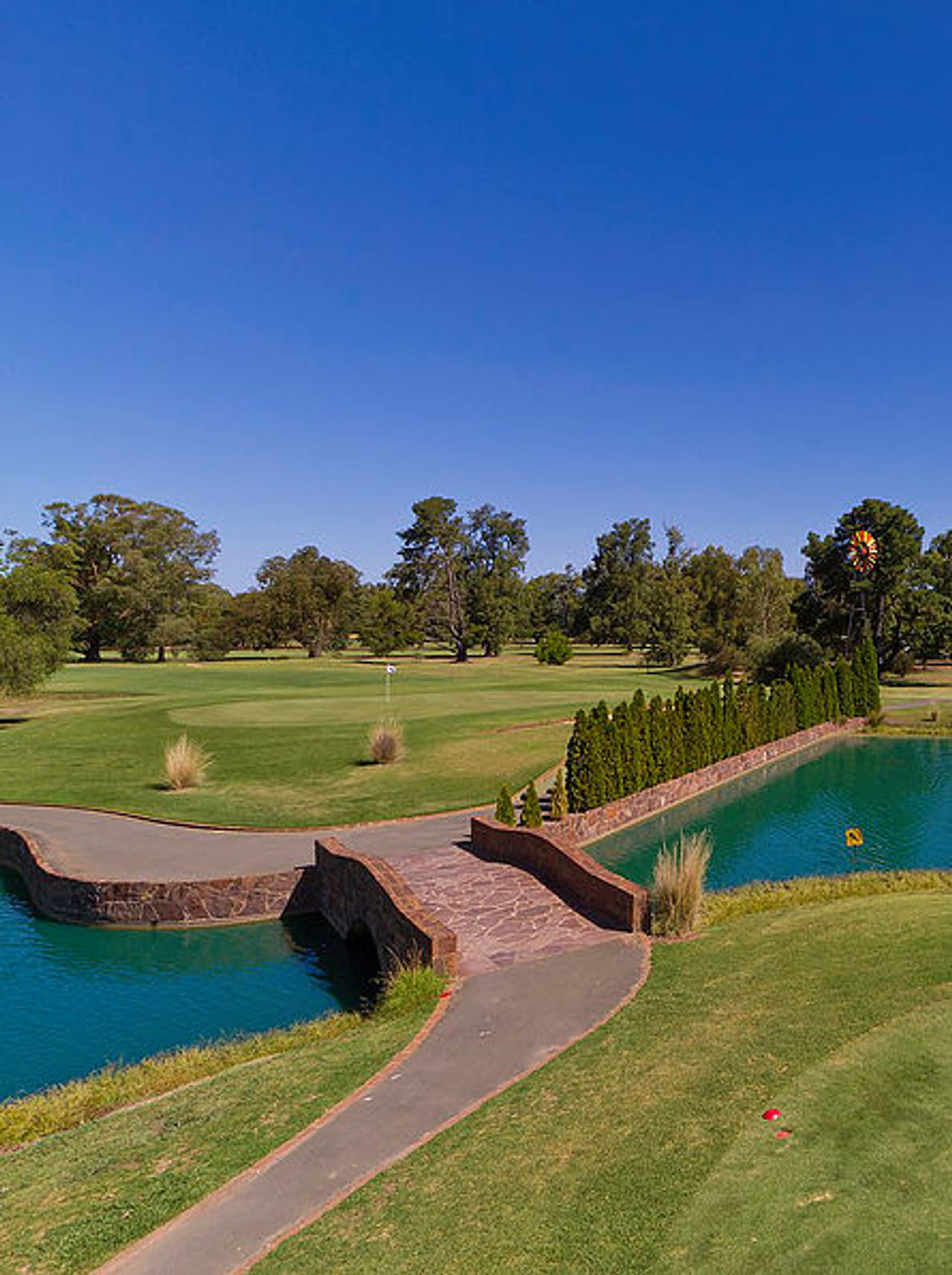 Howlong Country Golf Club