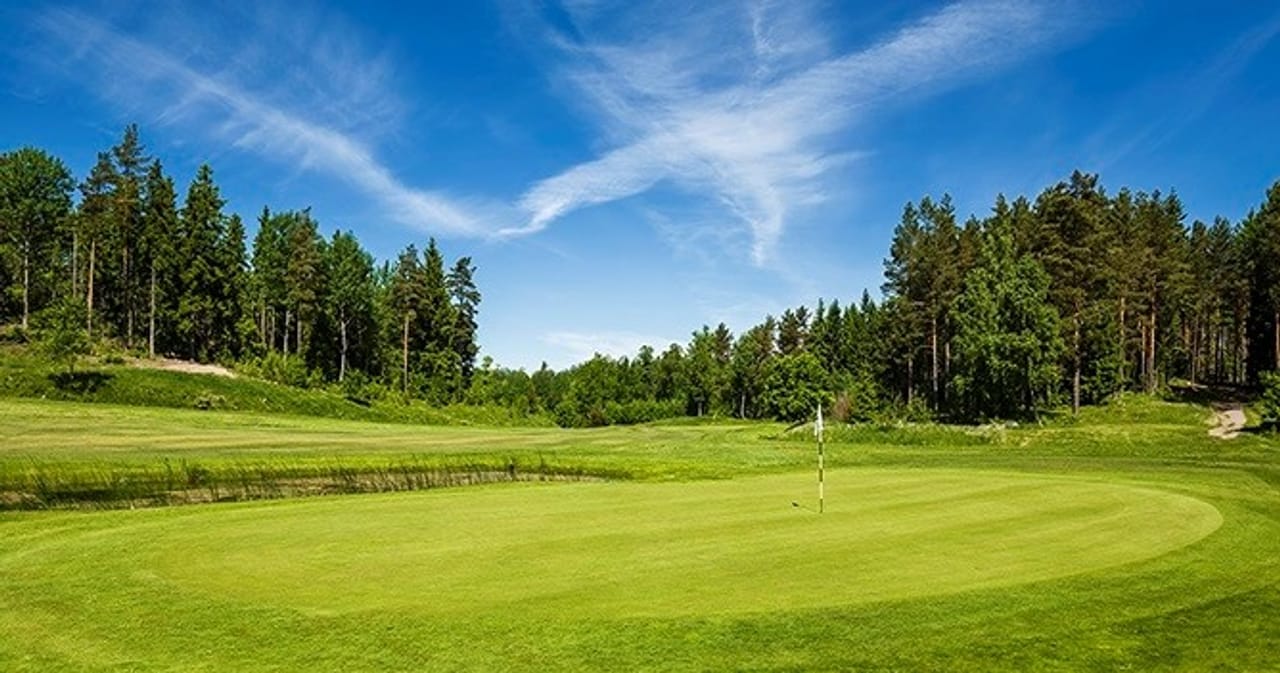 Brollsta Golfklubb (Lilla)