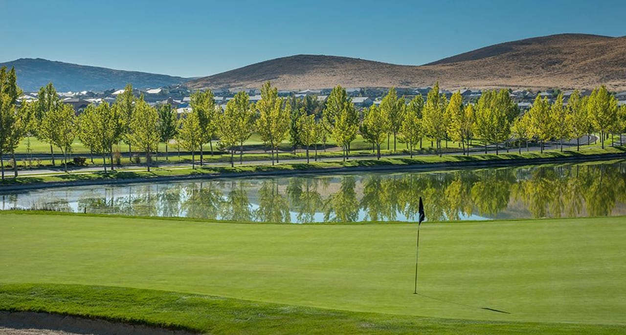 Red Hawk Golf & Resort (Hills)