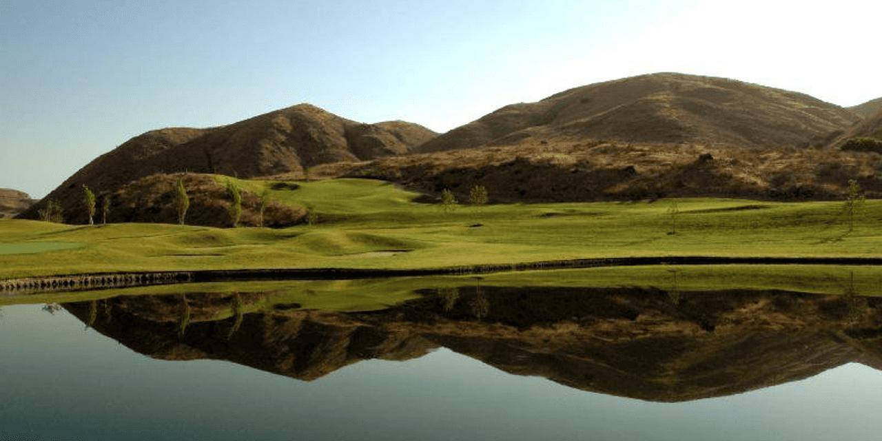 Dos Lagos Golf Course