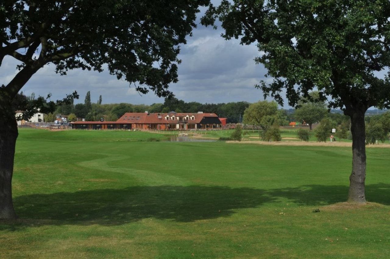 The Rayleigh Club (East)