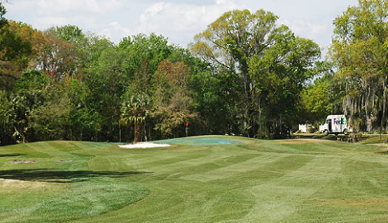 Imperial Lakes Country Club