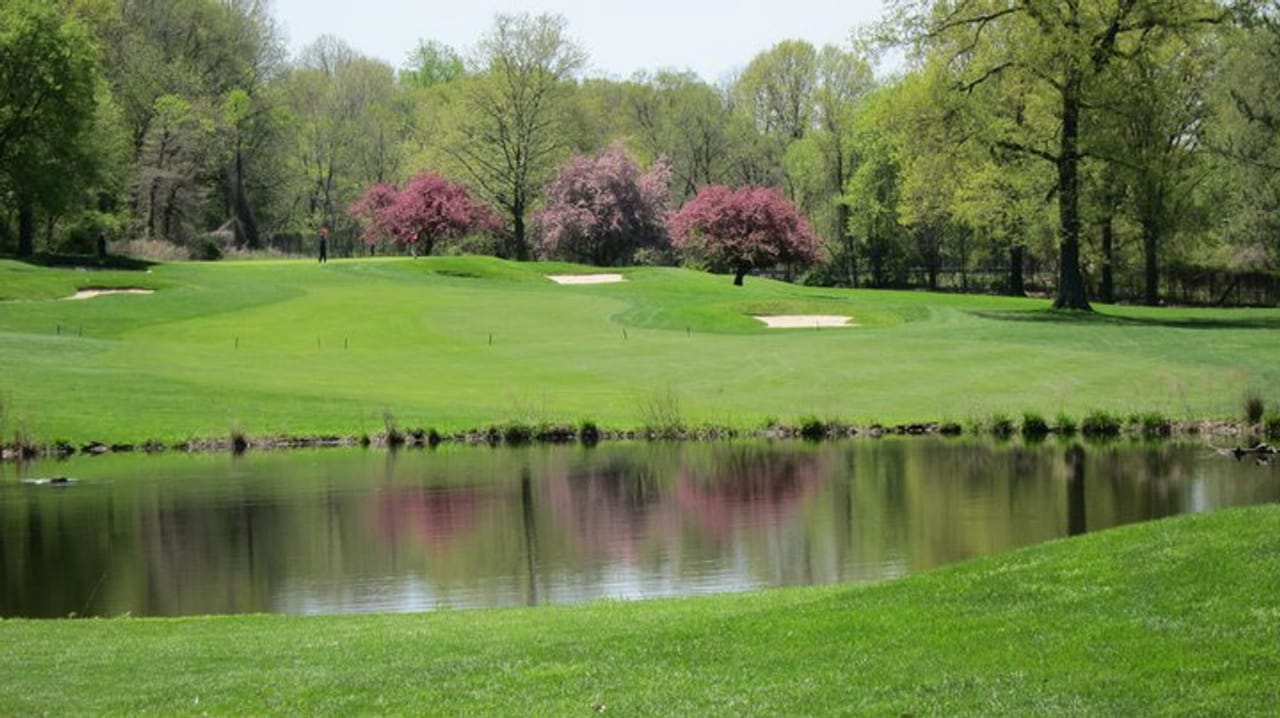 Flushing Meadows Golf Center (Pitch & Putt)