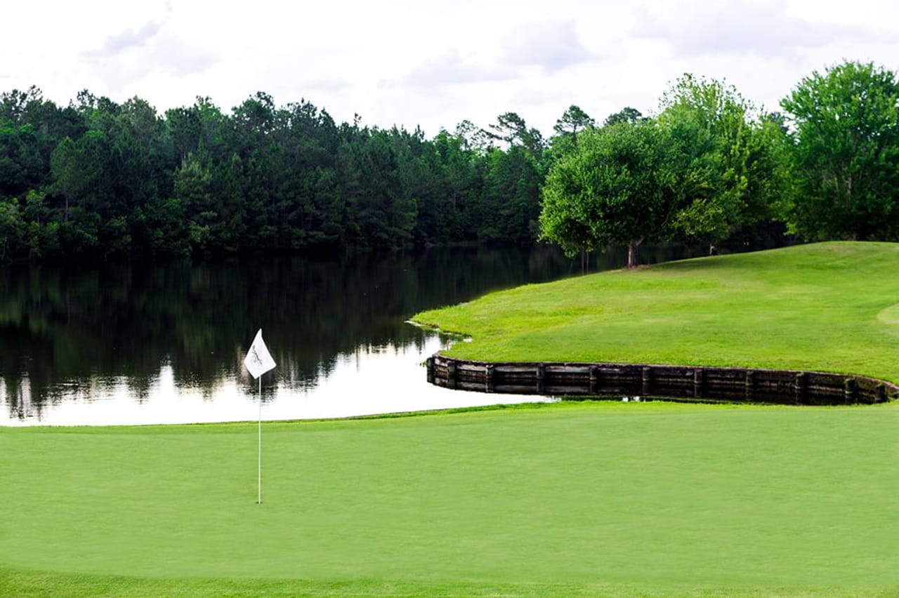 Magnolia Point Golf & Country Club