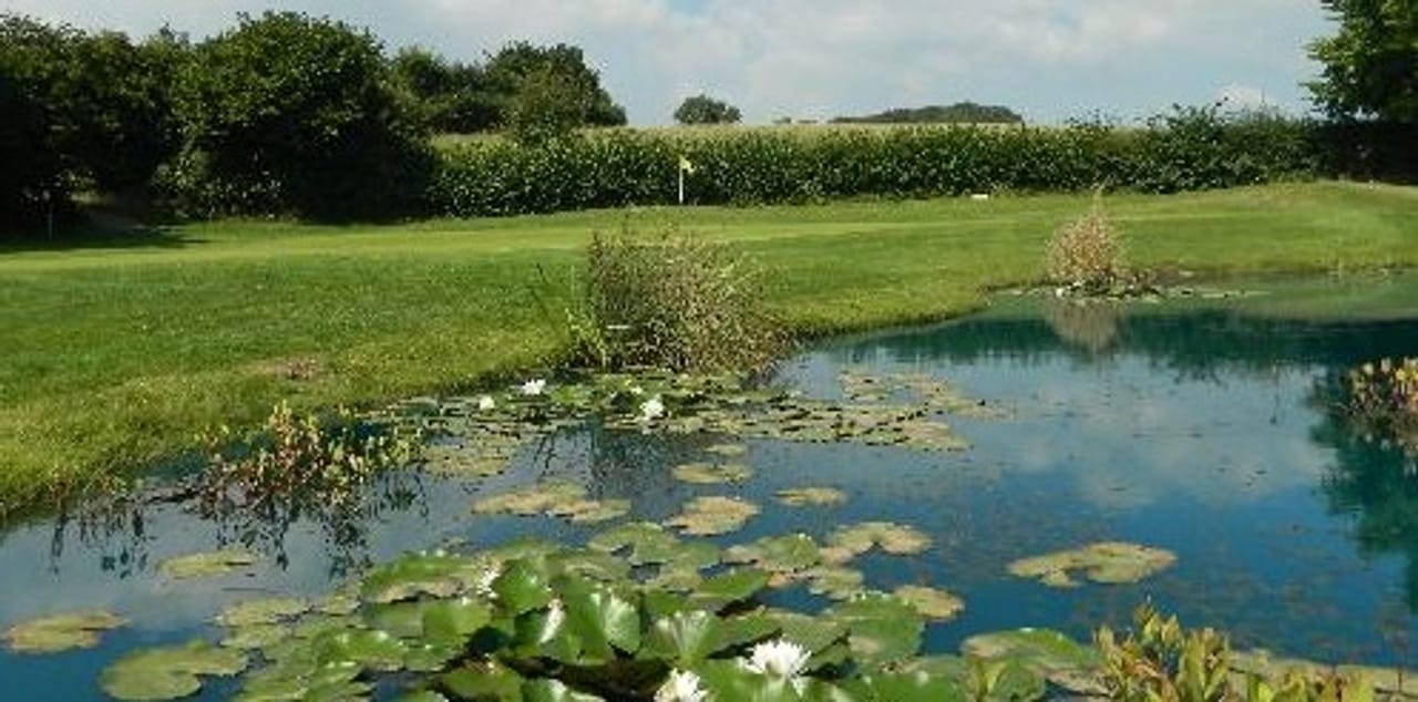 Coed-Y-Mwstwr Golf Club