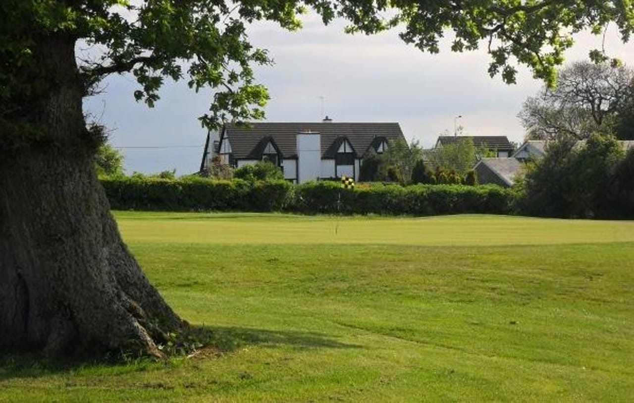 Cottrell Resort (Mackintosh)