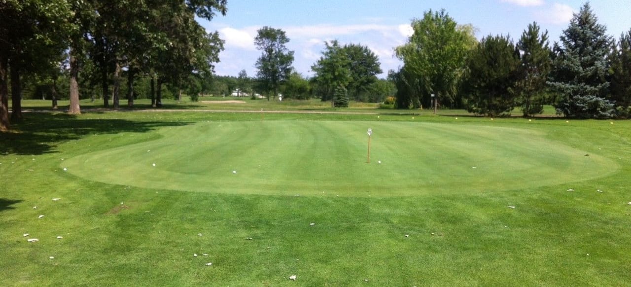 Rolling Meadows Golf & Country Club