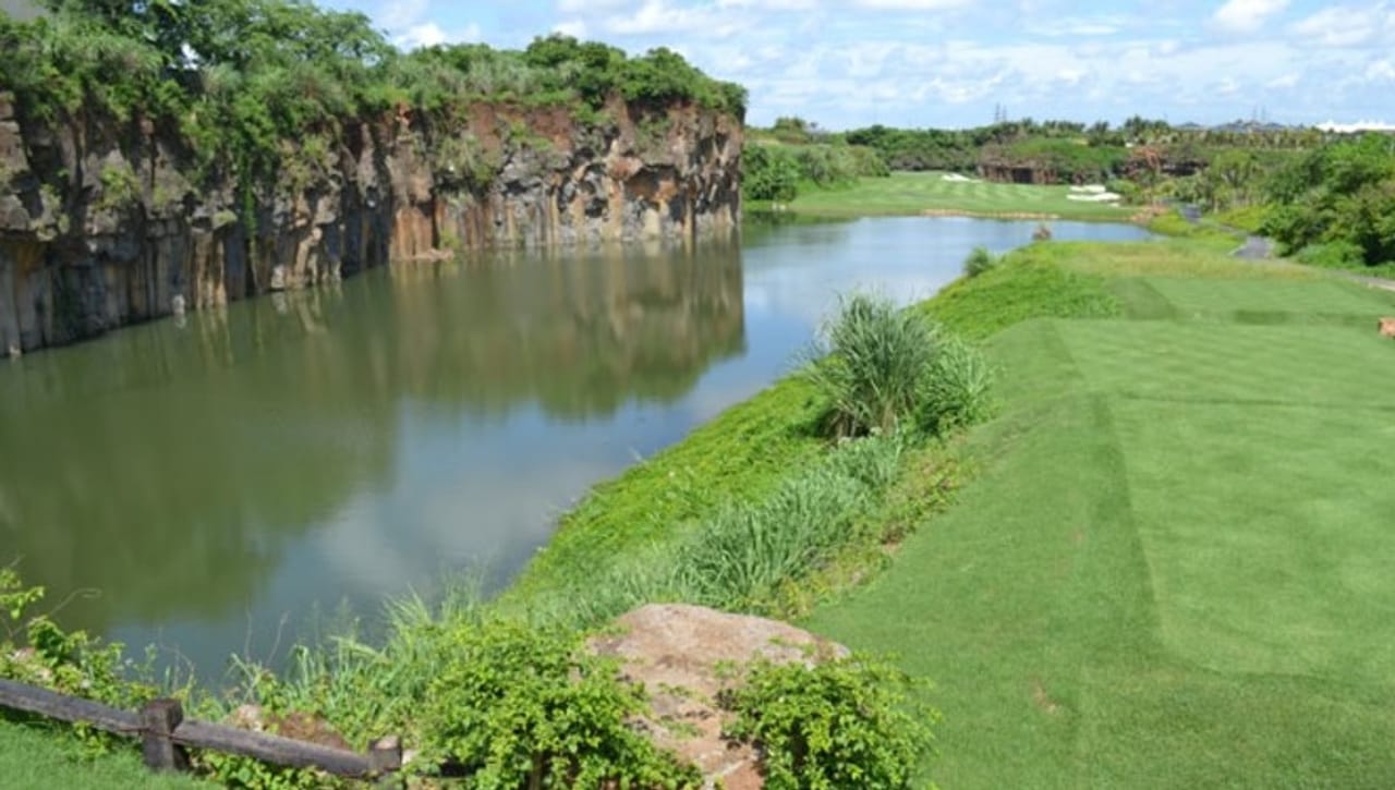 Haikou Three Miles Golf Club