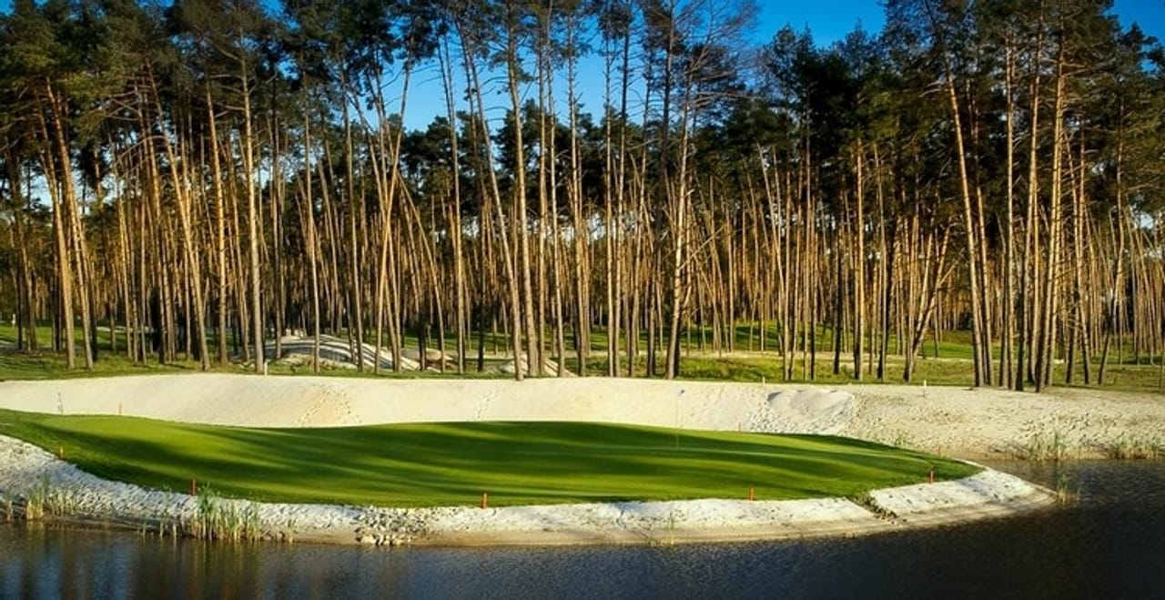 Black&White Golf Resort Bratislava - White Eurovalley Golf Park (White)
