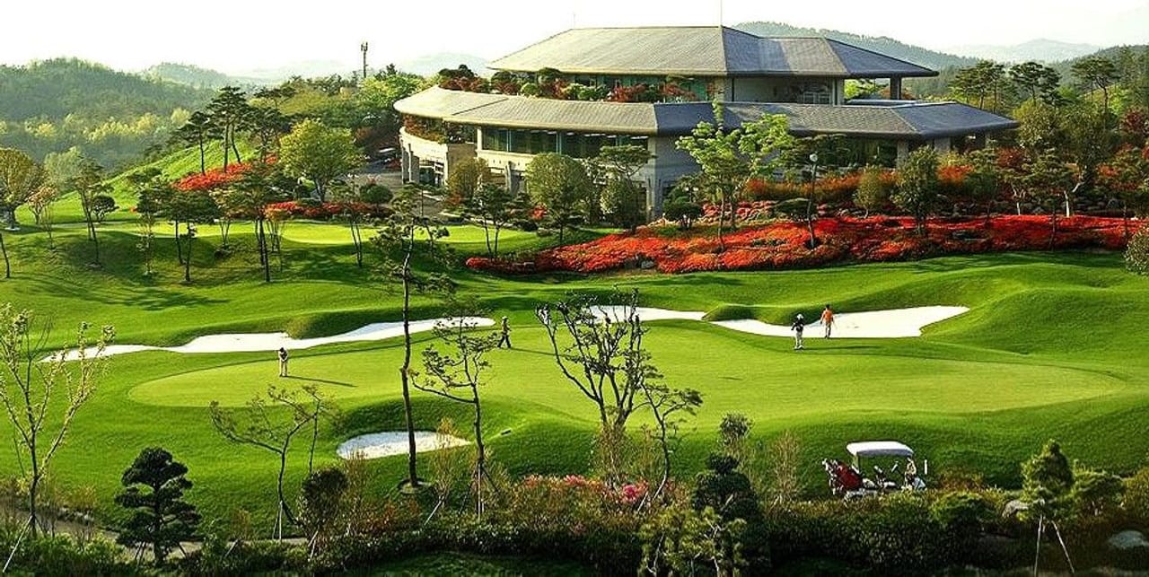 Hwasun Eliche Country Club