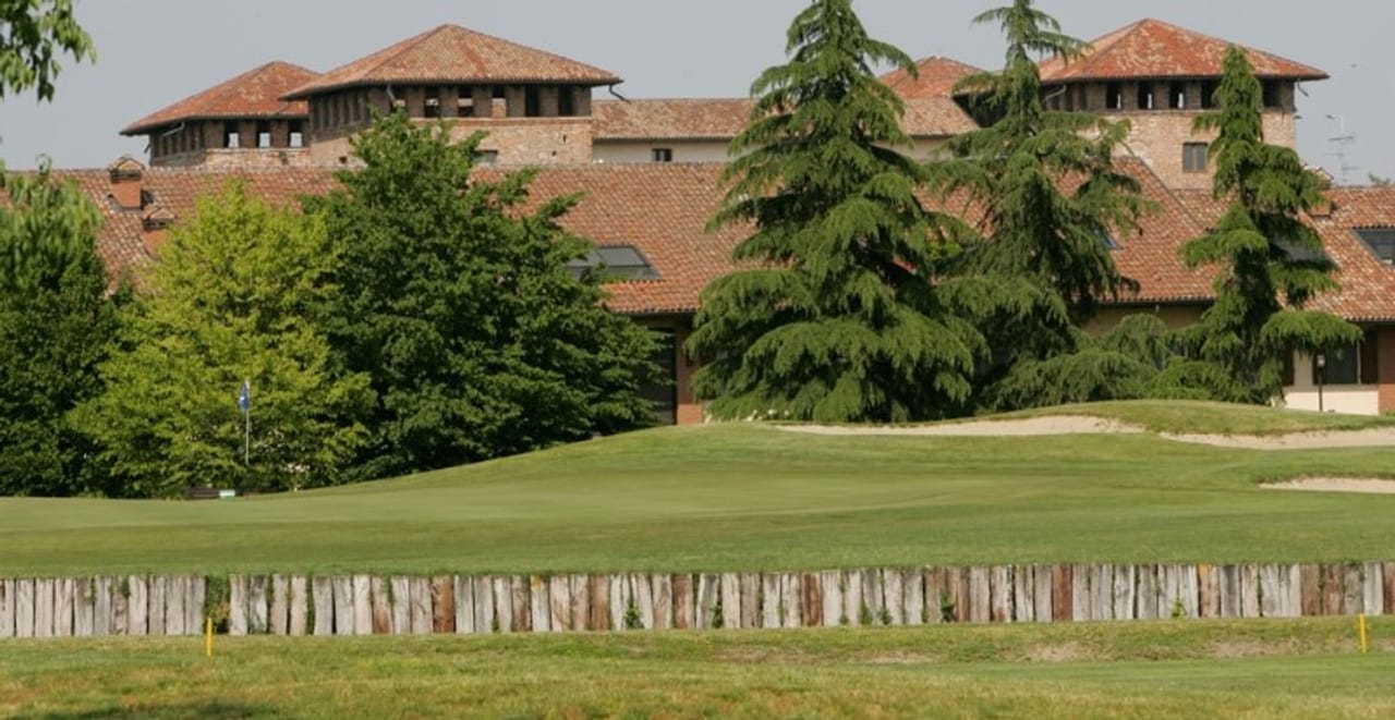 Castello di Tolcinasco Golf & Country Club (White Par 3)