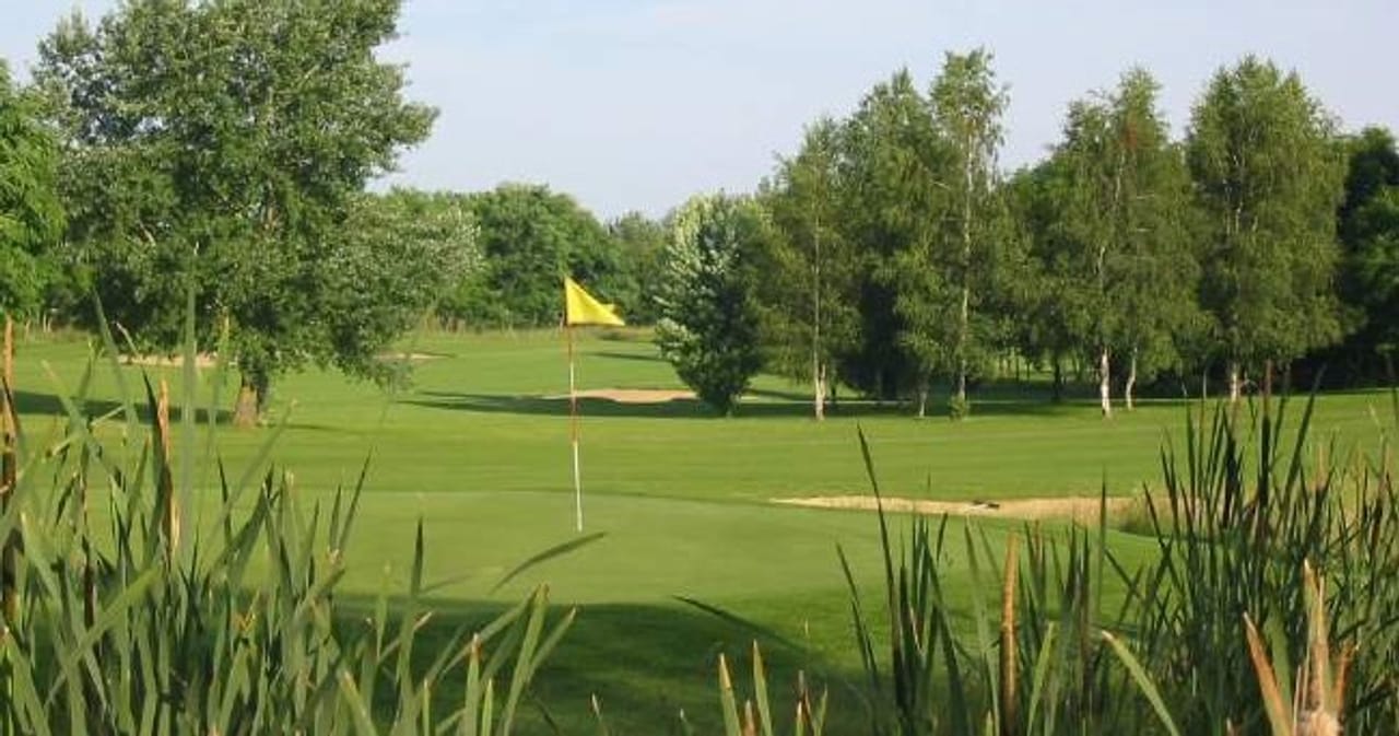 Golf De Saint Quentin Mesnil