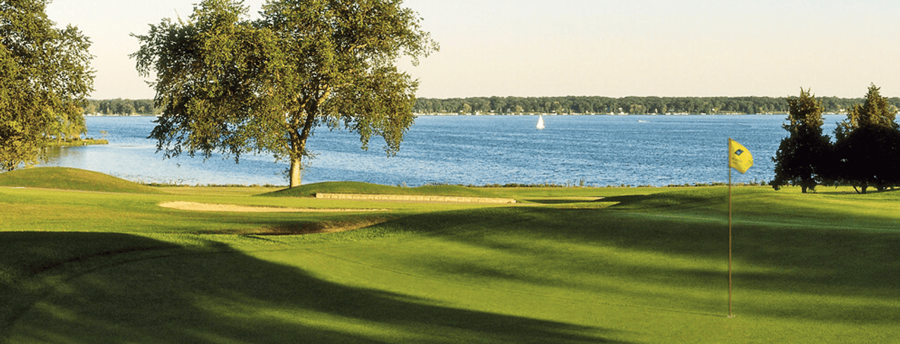 Majestic Oaks at Lake Lawn Resort