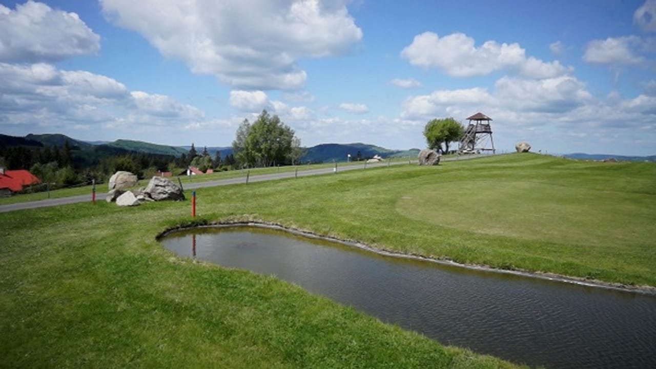 Búřov Golf Resort (9 tee)