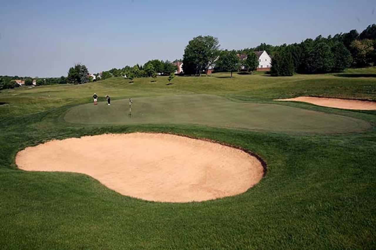 Hobbit's Glen Golf Club