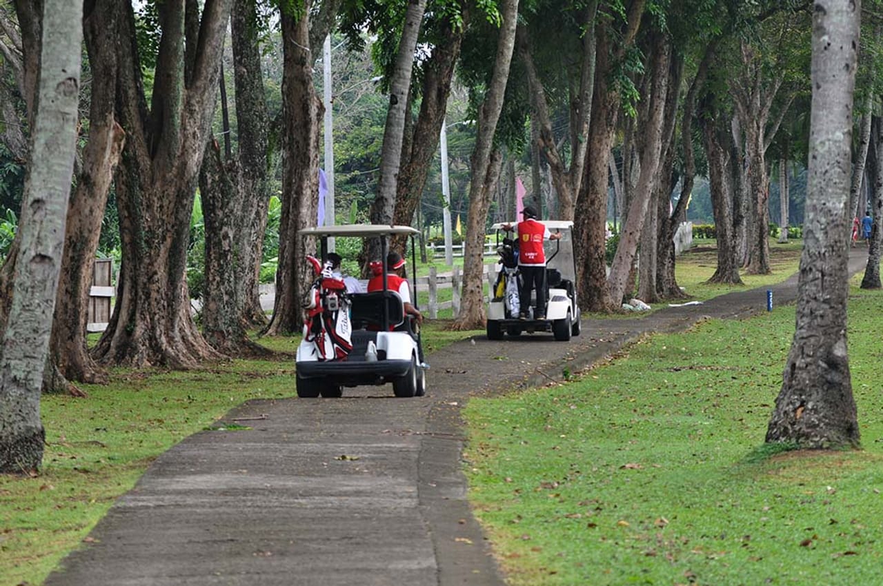 Apo Golf & Country Club