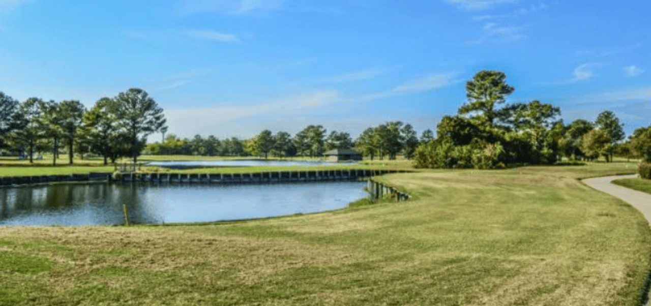 Eaglewood Golf Course (Raptor)