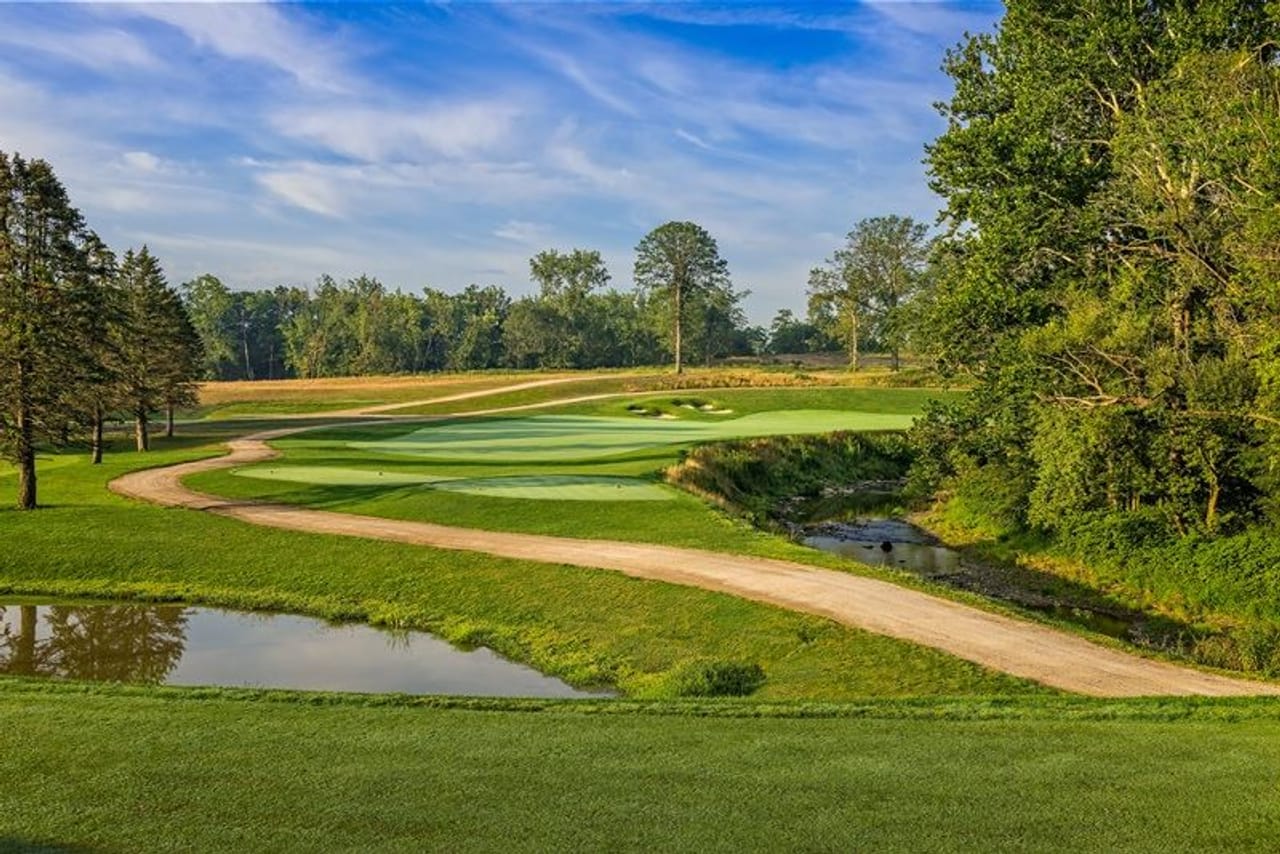 Valley of the Eagles Golf Club