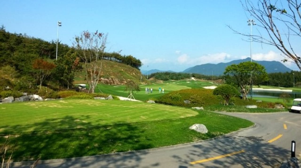 Gunwi O'phel Golf Club