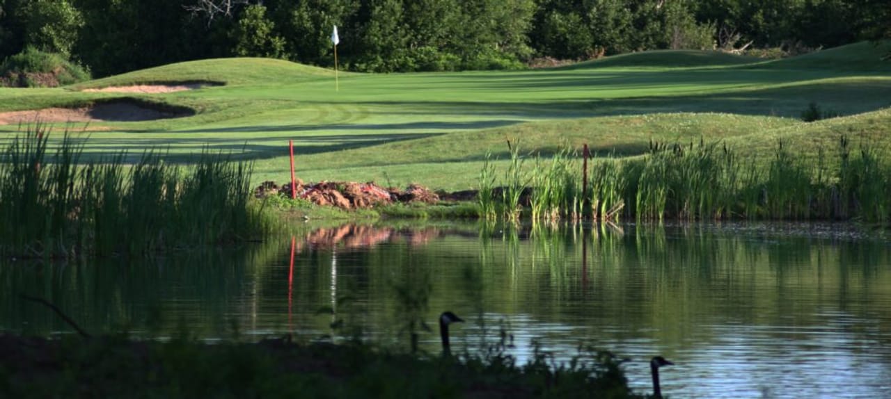 Lakeside Golf & Country Club