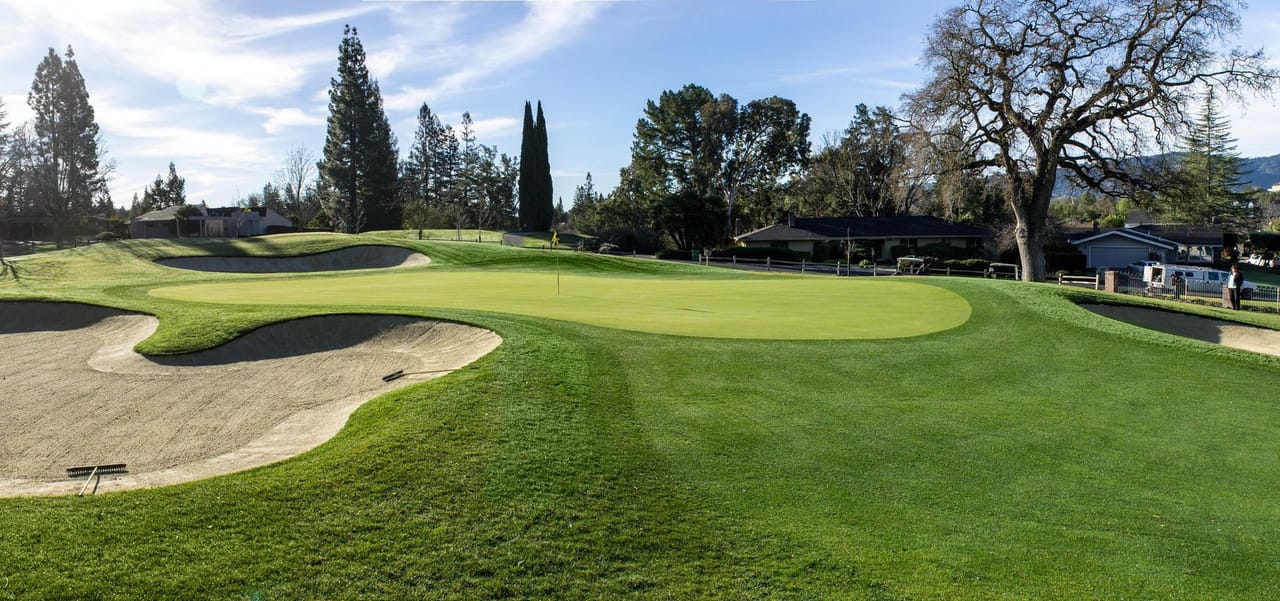 Round Hill Country Club