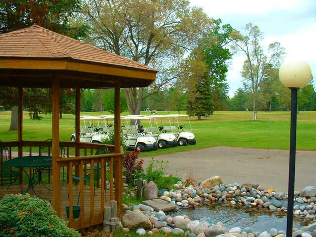 White Deer Country Club