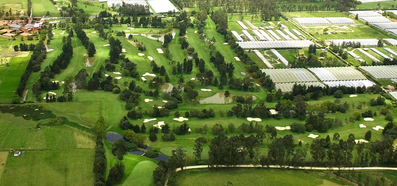 UMB Golf Club - Universidad Manuela Beltrán