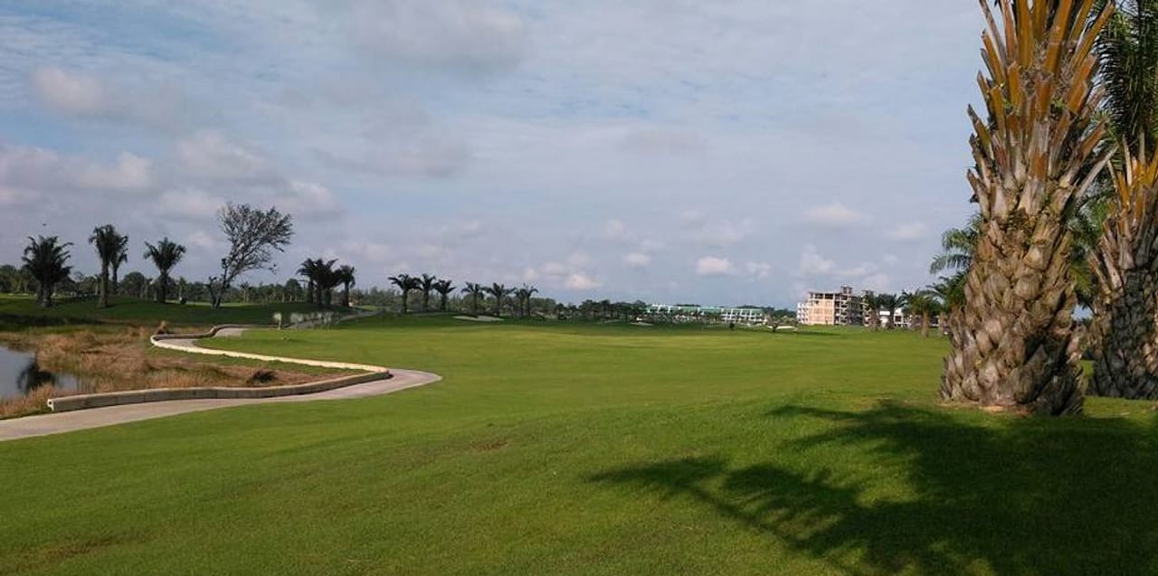 Artitaya Golf & Resort