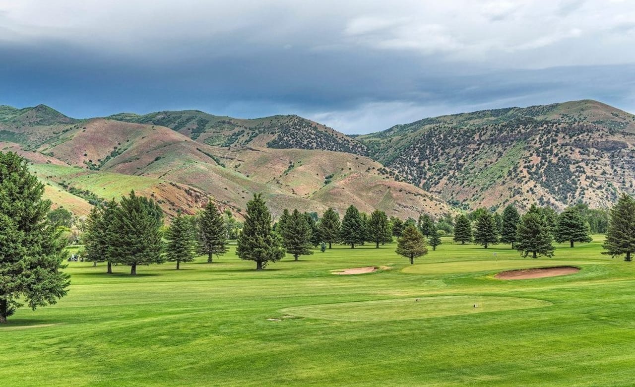 Round Valley Golf Course