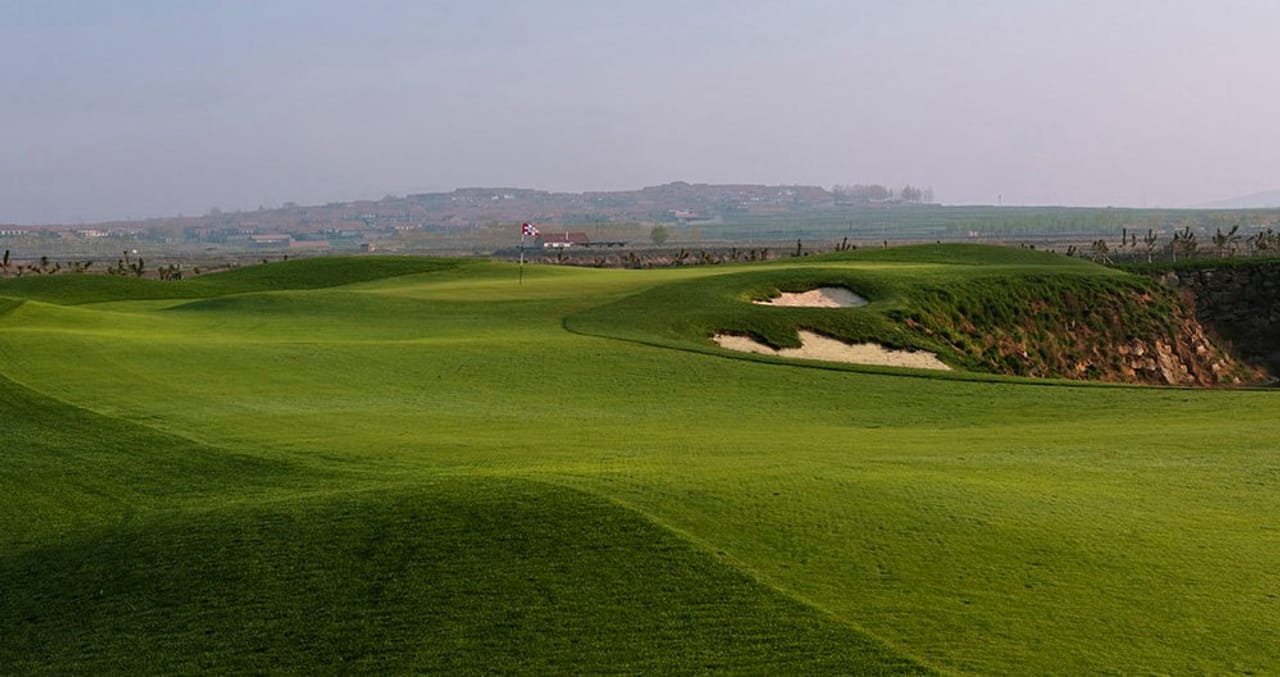 Qingdao Golden Mountain Golf Resort (C)