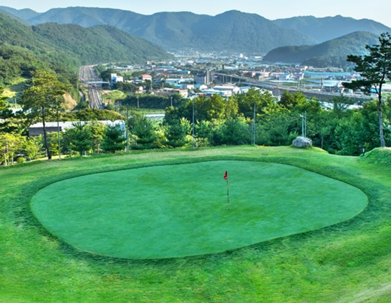 Everio Par 3 Golf Club