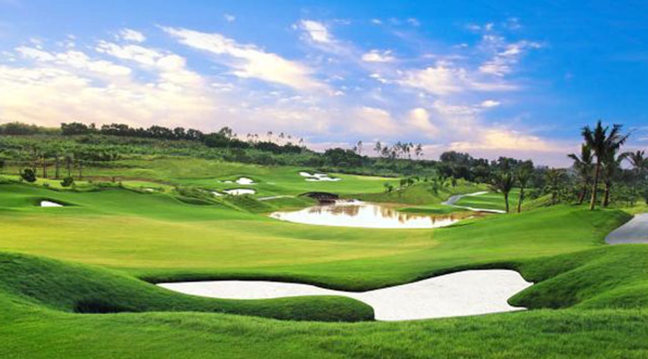 Beautiful Romantic Bay Course