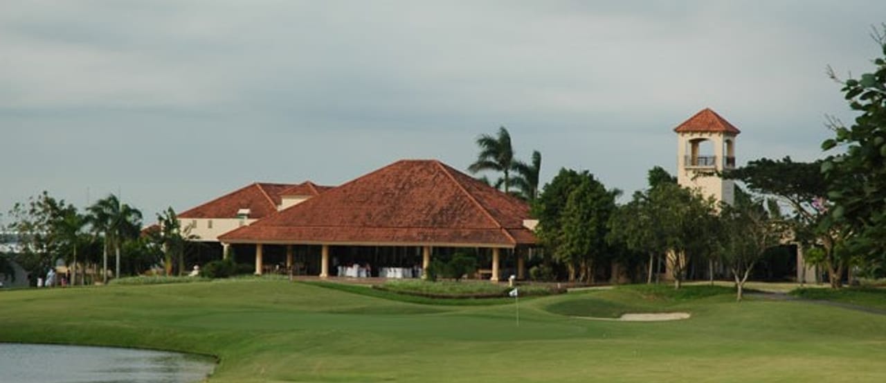 Sherwood Hills Golf & Country Club