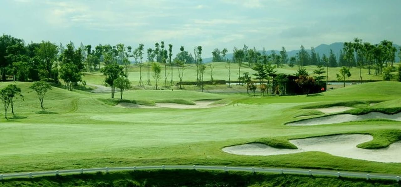 Rancho Charnvee Golf Resort