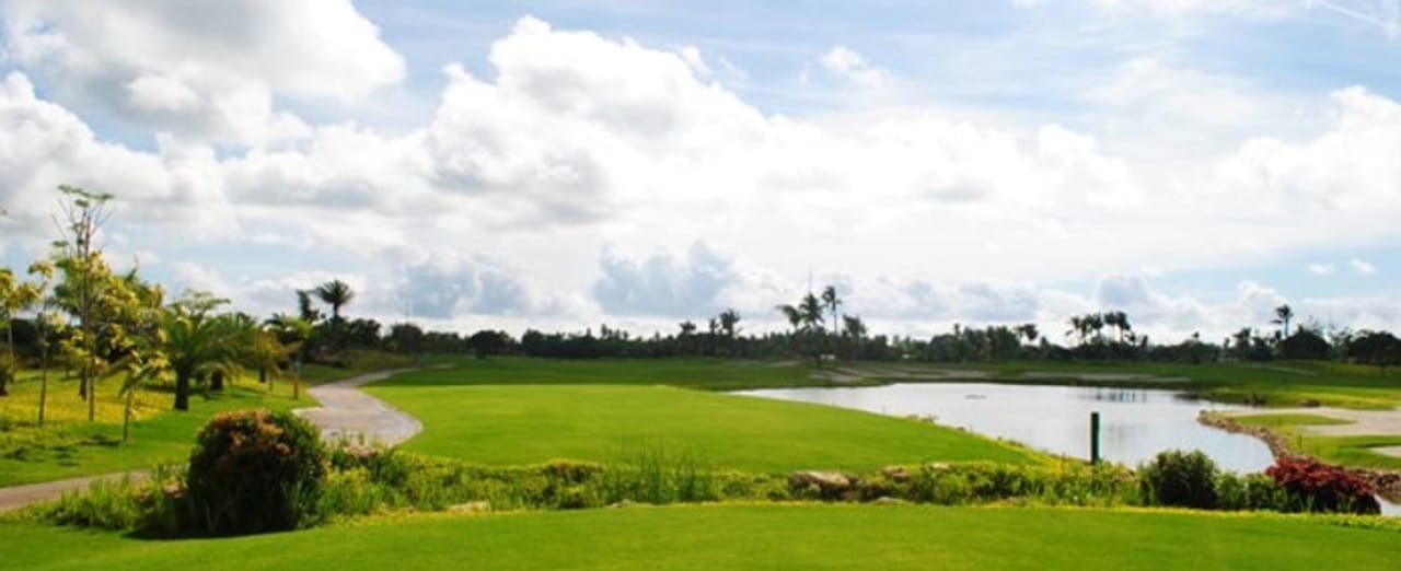 Queen's Island Golf & Resort