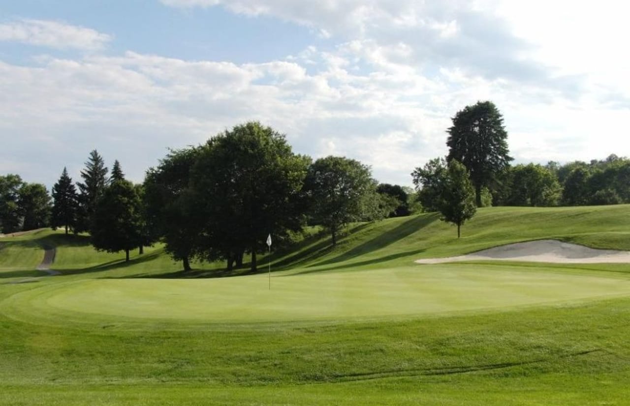 West Hills Country Club