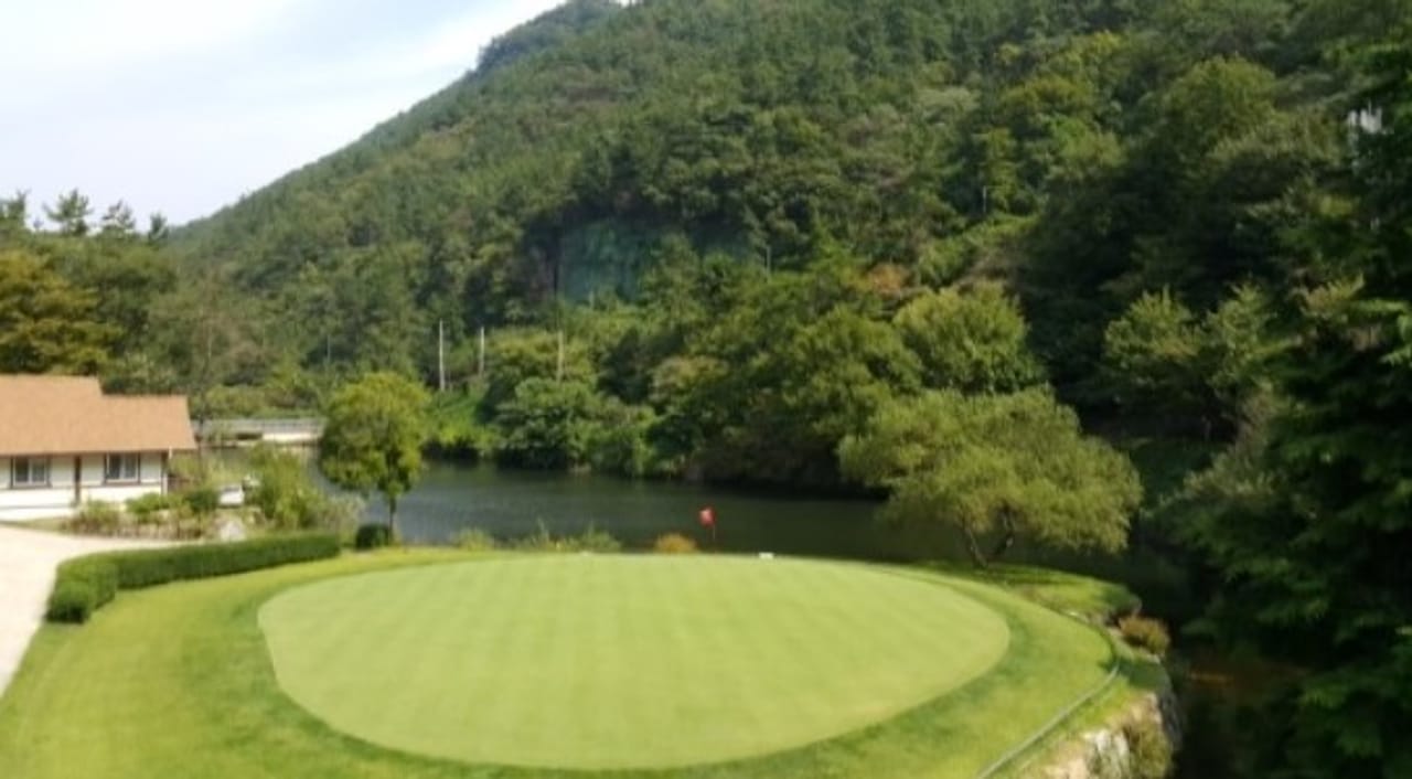 Jurassic Golf & Resort