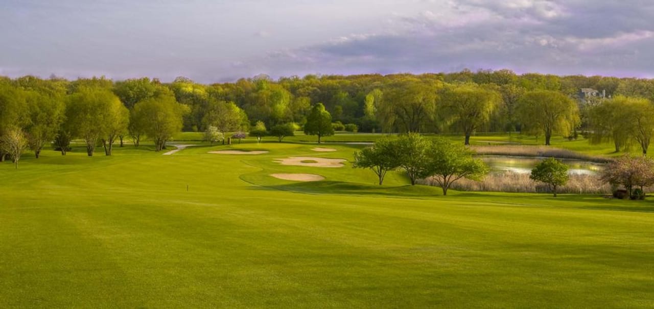 The Hawk Country Club