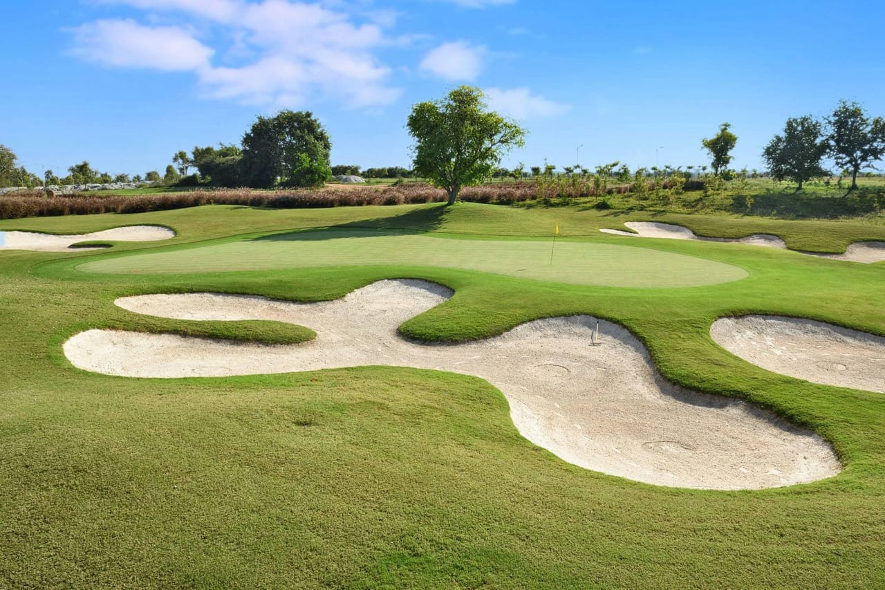 Eagleburg Golf Village