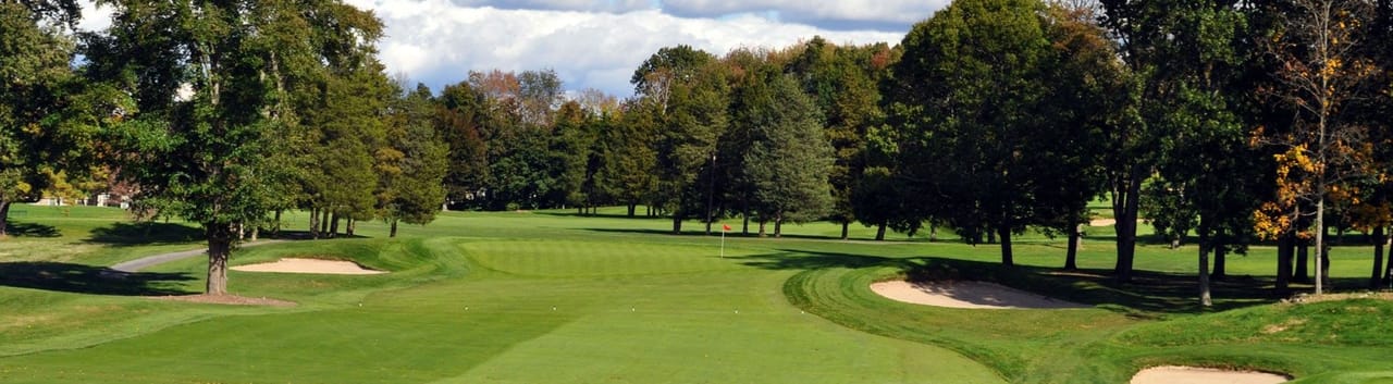 Shuttle Meadow Country Club