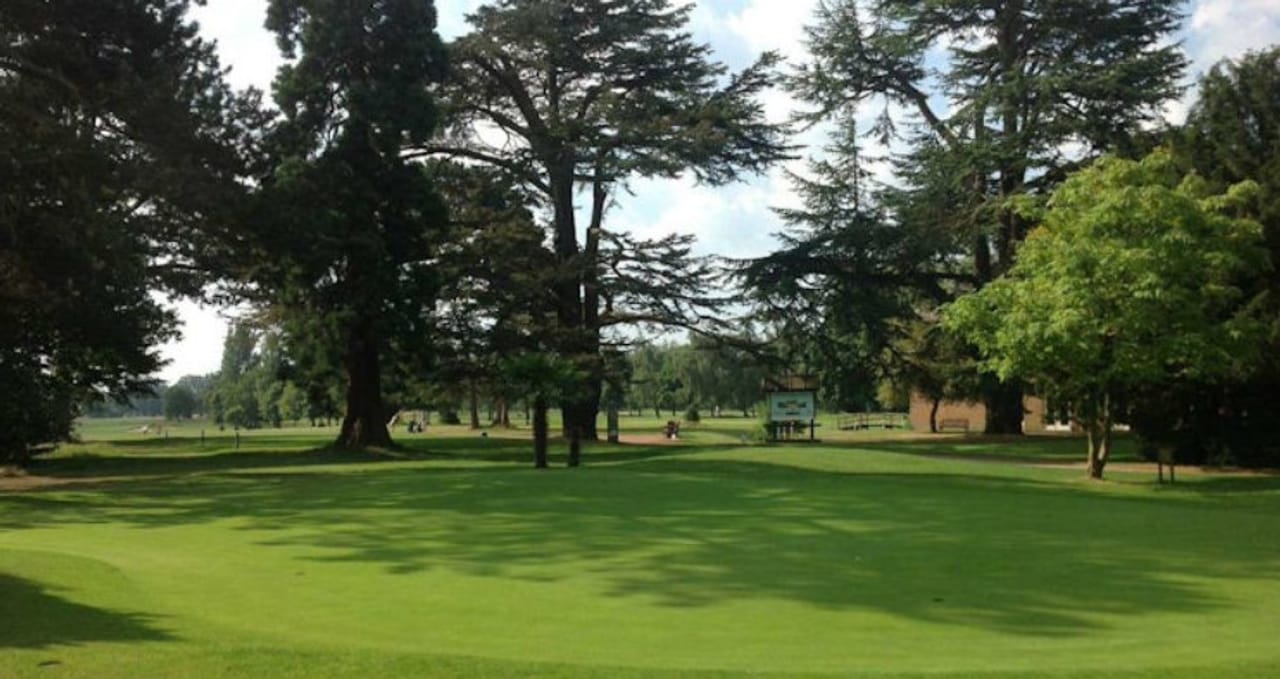 Coulsdon Court - Coulsdon Manor Hotel & Golf Club