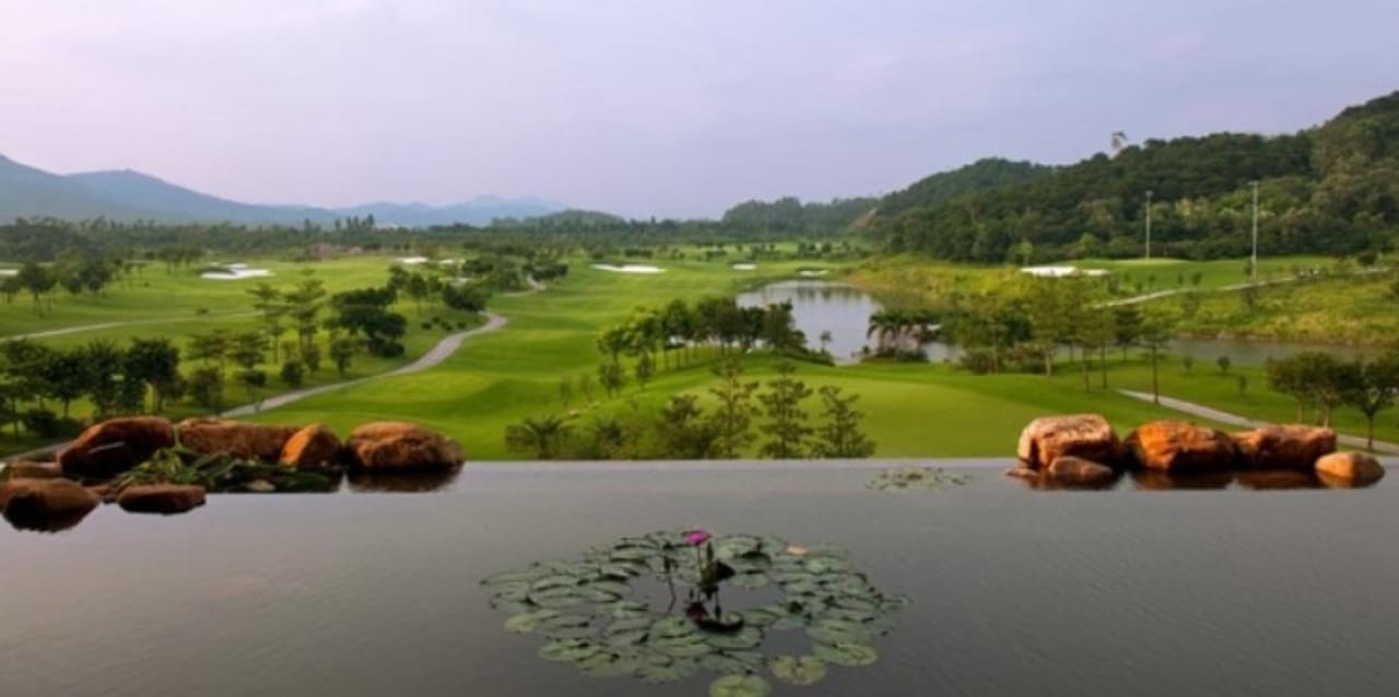 Zhaoqing Zhenhu Golf Club