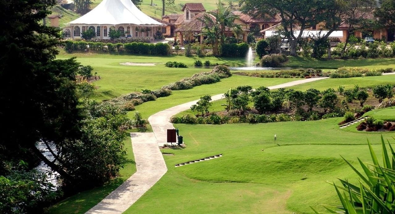 Valle Escondido Resort Golf & Spa