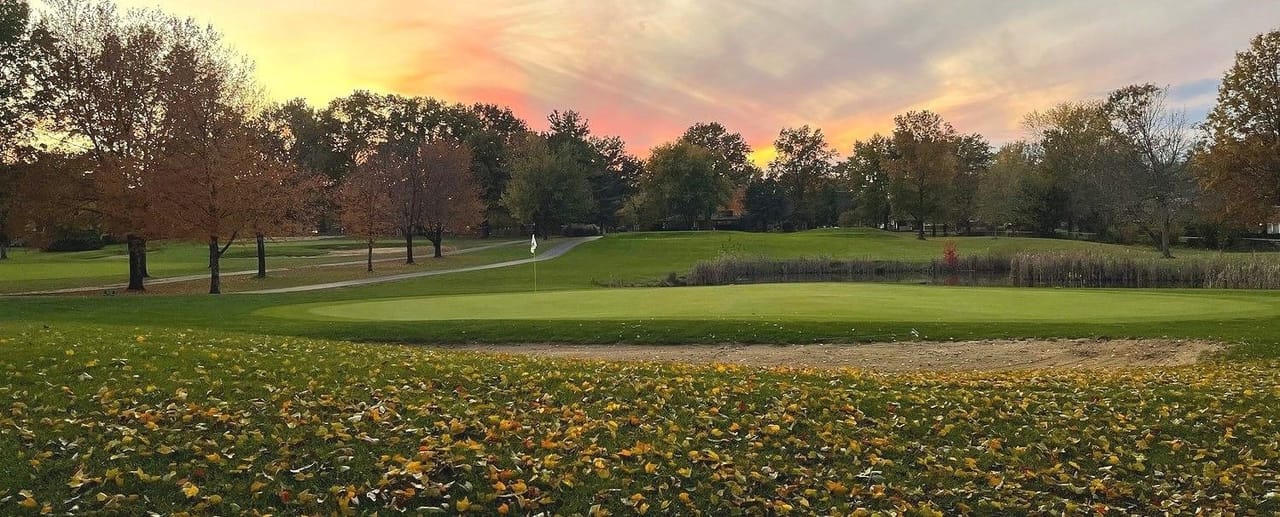 The Grizzly Golf and Social Lodge (The Grizzly)
