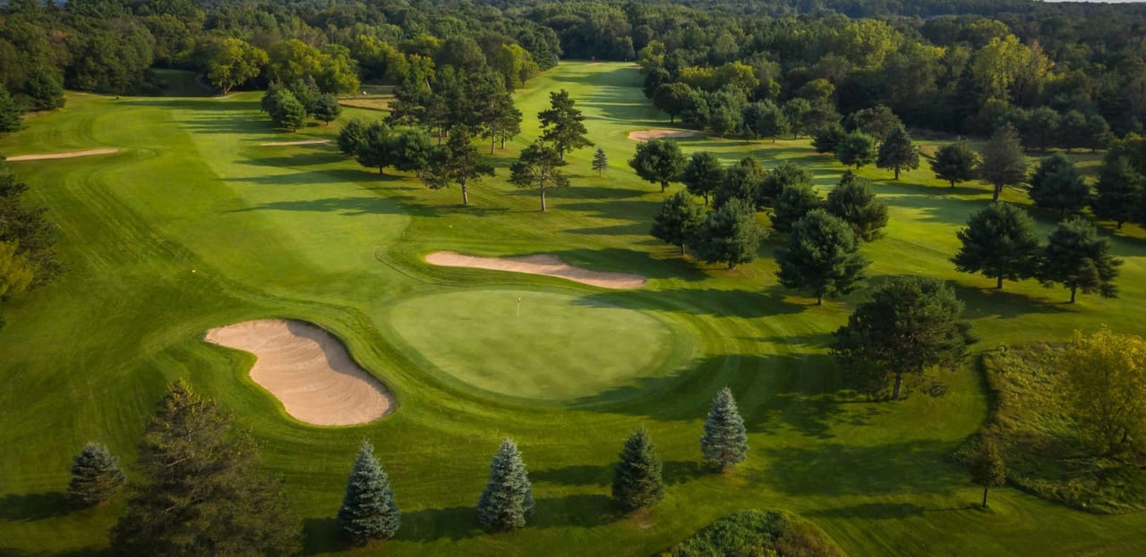 Glacier Wood Golf Club